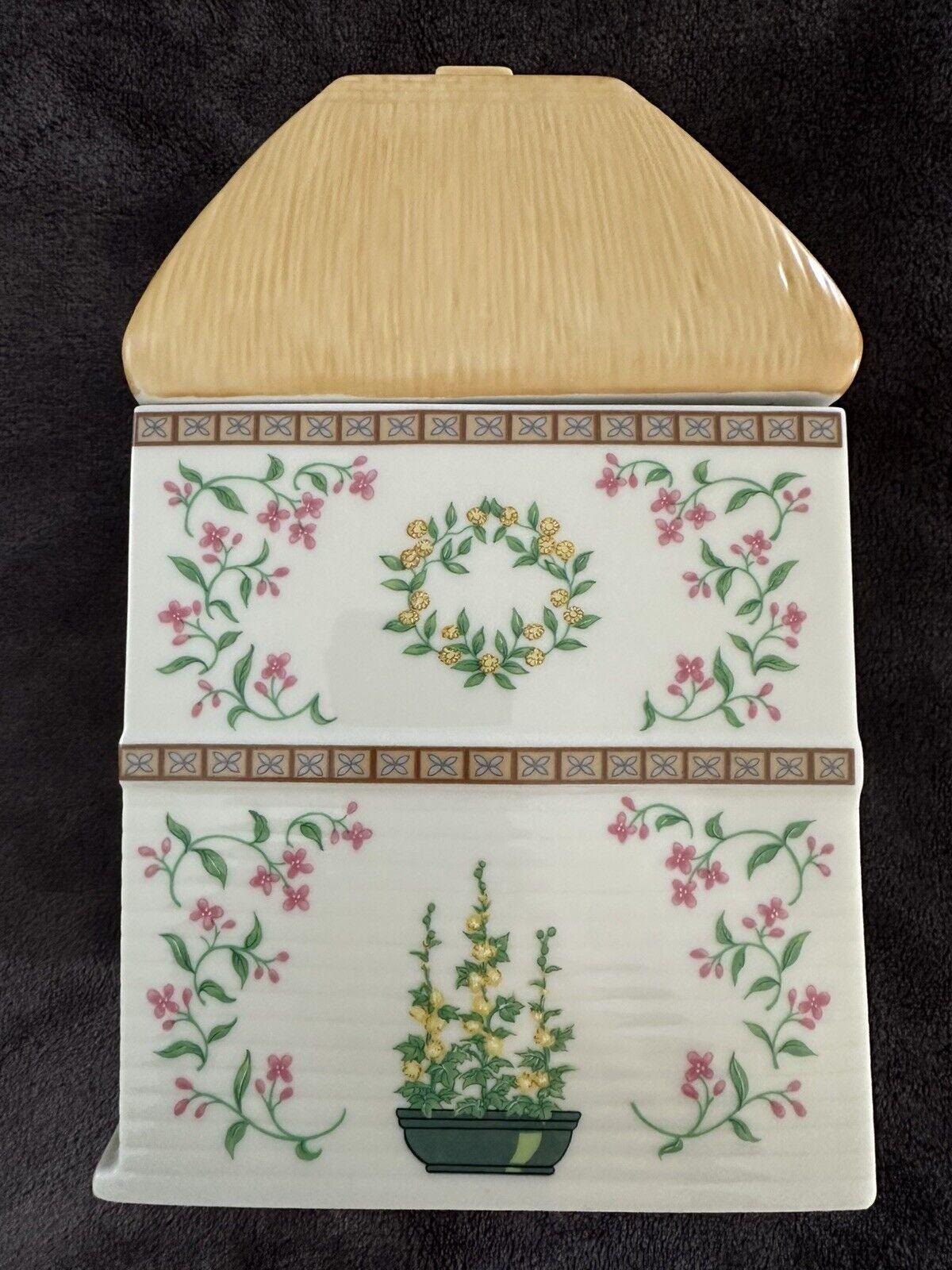 LENOX Spice Village CanTERBURY CroSSING CanISTER SUGAR FLOUR 1995 Fine Porcelain
